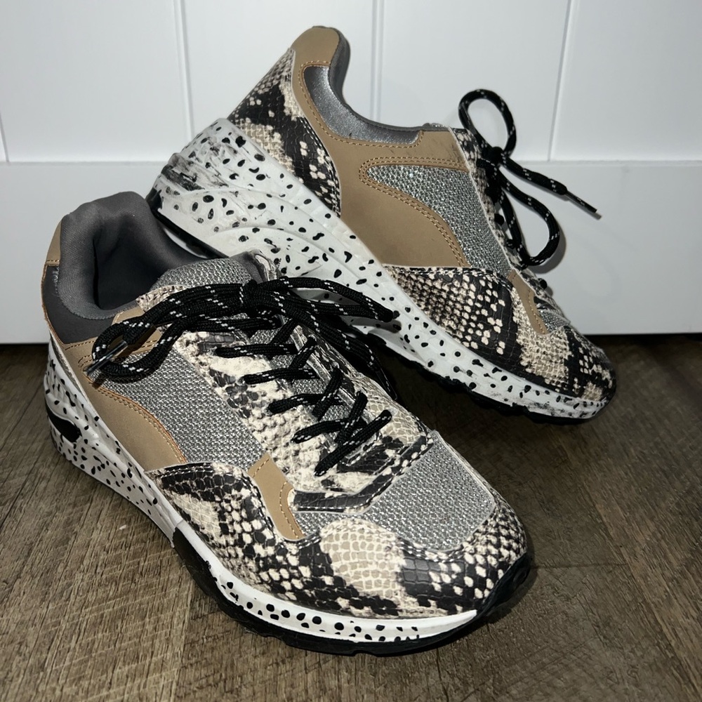 Steve Madden Sneakers